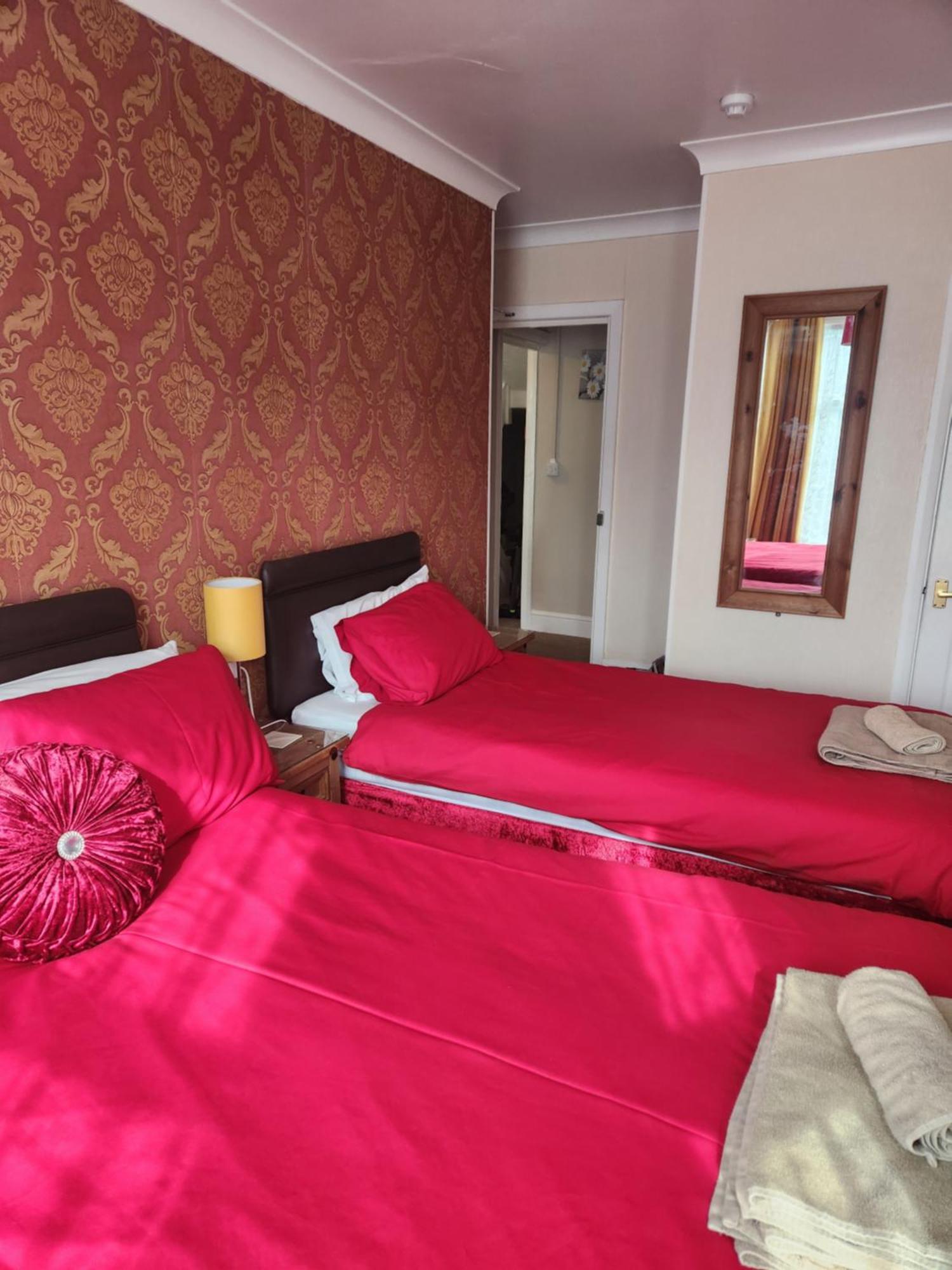 Twin Palms Guesthouse Грейт-Ярмут Экстерьер фото